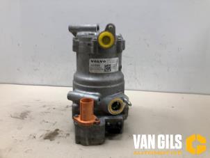 Gebruikte Aircopomp Volvo XC40 (XZ) Recharge 70 kWh Prijs € 750,00 Margeregeling aangeboden door Van Gils Automotive