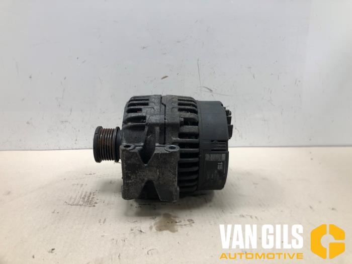 Gebruikte Alternator Mercedes V (638.2) V-220 2.2 CDI 16V Prijs € 35,00 Margeregeling aangeboden door Van Gils Automotive