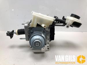 Gebruikte Rembol Volvo XC40 (XZ) Recharge 70 kWh Prijs € 349,95 Margeregeling aangeboden door Van Gils Automotive