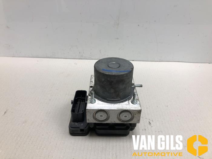Gebruikte ABS Pomp Renault Master III (MA/MB/MC/MD/MH/MF/MG/MH) 2.3 dCi 16V Prijs op aanvraag aangeboden door Van Gils Automotive