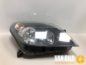 Gebruikte Rechter Koplamp Opel Astra H GTC (L08) Prijs op aanvraag aangeboden door Van Gils Automotive