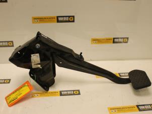 Gebruikte Rempedaal Mercedes Vito (639.6) 2.2 111 CDI 16V Prijs € 40,00 Margeregeling aangeboden door Van Gils Automotive