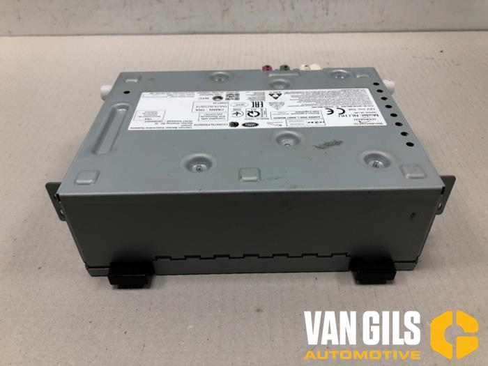 Gebruikte Multi Media Regelunit Landrover Discovery Sport (LC) 2.0 TD4 180 16V Prijs € 385,00 Margeregeling aangeboden door Van Gils Automotive