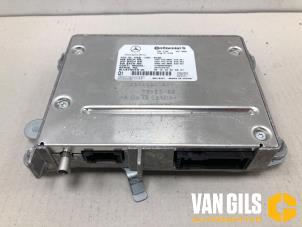 Gebruikte Telefoon interface Mercedes S (W221) 3.5 S-350 24V Prijs op aanvraag aangeboden door Van Gils Automotive