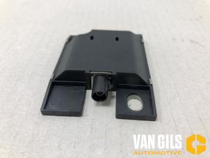 Gebruikte Antenne bluetooth Mercedes S (W221) 3.5 S-350 24V Prijs op aanvraag aangeboden door Van Gils Automotive