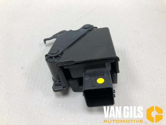 Gebruikte Start/Stop computer Peugeot 2008 (CU) 1.2 12V e-THP PureTech 110 Prijs € 30,00 Margeregeling aangeboden door Van Gils Automotive