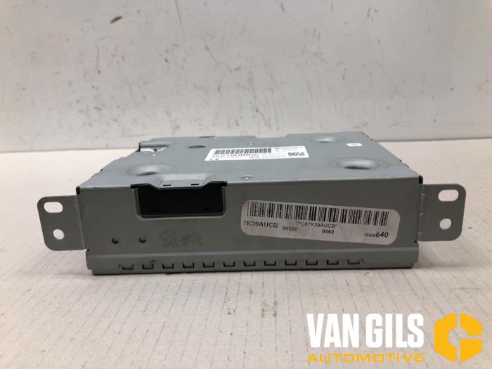 Gebruikte Module Telefoon Peugeot 2008 (CU) 1.2 12V e-THP PureTech 110 Prijs € 325,00 Margeregeling aangeboden door Van Gils Automotive