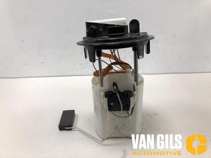 Gebruikte Tank element Pomp Peugeot 2008 (CU) 1.2 12V e-THP PureTech 110 Prijs € 80,00 Margeregeling aangeboden door Van Gils Automotive