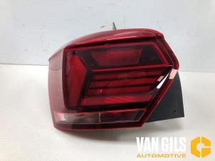 Gebruikte Achterlicht links Volkswagen Polo VI (AW1) 1.0 TSI 12V Prijs € 125,00 Margeregeling aangeboden door Van Gils Automotive