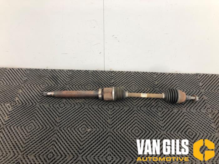 Gebruikte Aandrijfas rechts-voor Ford Focus 3 Wagon 1.0 Ti-VCT EcoBoost 12V 125 Prijs € 125,00 Margeregeling aangeboden door Van Gils Automotive