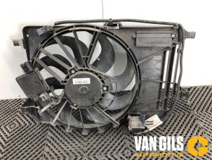 Gebruikte Motorkoeling ventilator Ford Focus 3 Wagon 1.0 Ti-VCT EcoBoost 12V 125 Prijs € 34,95 Margeregeling aangeboden door Van Gils Automotive