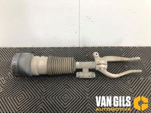 Gebruikte Mac Phersonpoot rechts-voor Landrover Range Rover Sport (L1) 3.0 P440e Prijs op aanvraag aangeboden door Van Gils Automotive