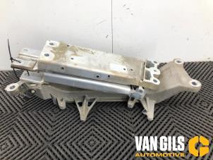 Gebruikte Versnellingsbak Steun Landrover Range Rover Sport (L1) 3.0 P440e Prijs op aanvraag aangeboden door Van Gils Automotive