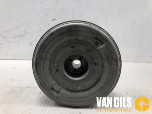 Gebruikte Krukas Poelie Audi A4 Avant (B9) 2.0 40 TFSI Mild hybrid 16V Prijs op aanvraag aangeboden door Van Gils Automotive