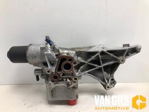 Gebruikte Oliefilterhuis Audi A4 Avant (B9) 2.0 40 TFSI Mild hybrid 16V Prijs op aanvraag aangeboden door Van Gils Automotive