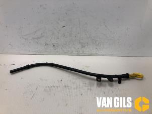 Gebruikte Peilstok Olie Volkswagen Golf VII (AUA) 2.0 GTI 16V Performance Package Prijs op aanvraag aangeboden door Van Gils Automotive