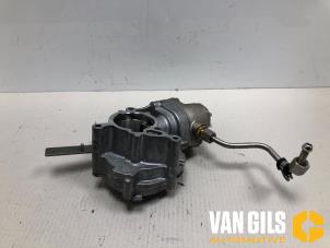 Gebruikte Hogedrukpomp Volkswagen Golf VII (AUA) 2.0 GTI 16V Performance Package Prijs op aanvraag aangeboden door Van Gils Automotive