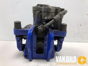 Gebruikte Remklauw (Tang) links-achter Volkswagen Golf VIII (CD1) 2.0 TSI R 16V 4Motion Prijs op aanvraag aangeboden door Van Gils Automotive