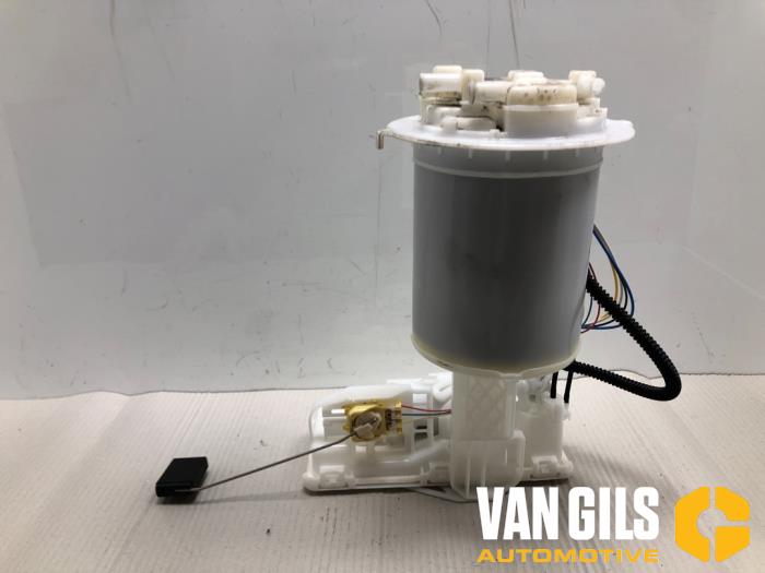 Gebruikte Tank element Pomp Toyota Yaris IV (P21/PA1/PH1) 1.5 12V Hybrid 115 Prijs € 100,00 Margeregeling aangeboden door Van Gils Automotive