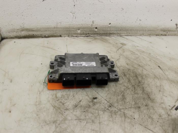 Steuergerät Motormanagement Renault Modus O72286