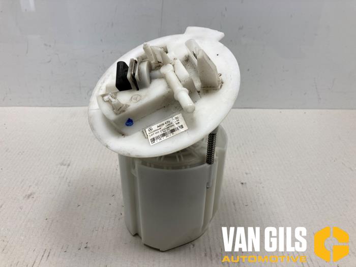 Gebruikte Tank element Pomp Mercedes C (W205) C-400 3.0 V6 Turbo 4-Matic Prijs € 50,00 Margeregeling aangeboden door Van Gils Automotive