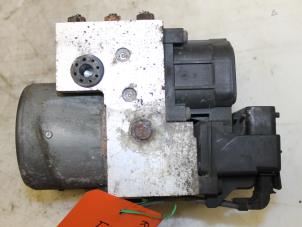 Gebruikte ABS Pomp Renault Espace Prijs € 75,00 Margeregeling aangeboden door Van Gils Automotive