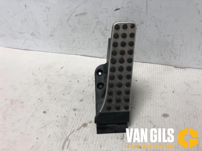 Gebruikte Gaspedaal module Mercedes E (W213) E-220d 2.0 Turbo 16V Prijs op aanvraag aangeboden door Van Gils Automotive