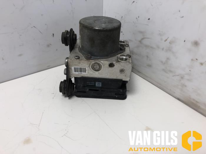 Gebruikte ABS Pomp Volkswagen Up! (121) 1.0 TSI 12V GTI Prijs op aanvraag aangeboden door Van Gils Automotive