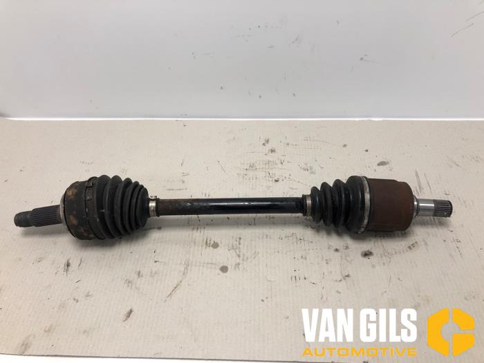 Gebruikte Aandrijfas links-voor Honda CR-V (RE/RM) 2.0 16V Prijs op aanvraag aangeboden door Van Gils Automotive