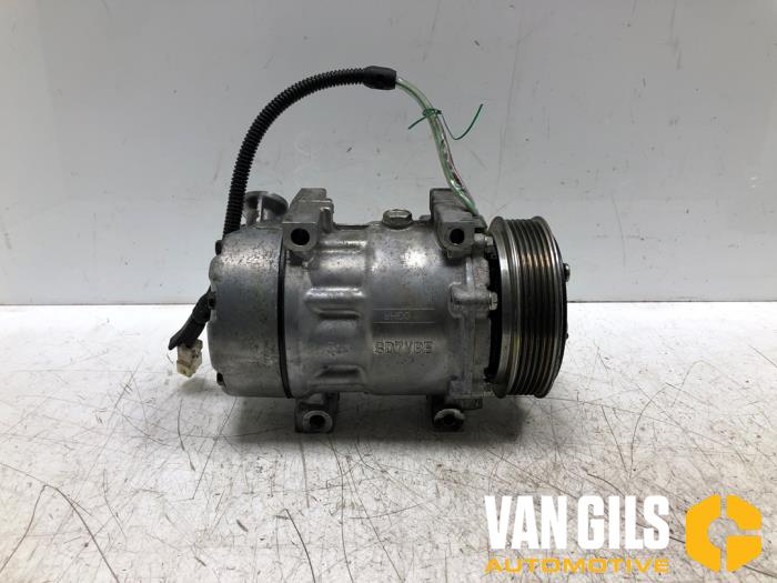 Gebruikte Aircopomp Citroen C5 I Berline (DC) 2.0 HPI 16V Prijs € 35,00 Margeregeling aangeboden door Van Gils Automotive