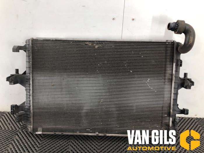 Gebruikte Radiateur Volkswagen Transporter T5 2.0 TDI DRF Prijs op aanvraag aangeboden door Van Gils Automotive