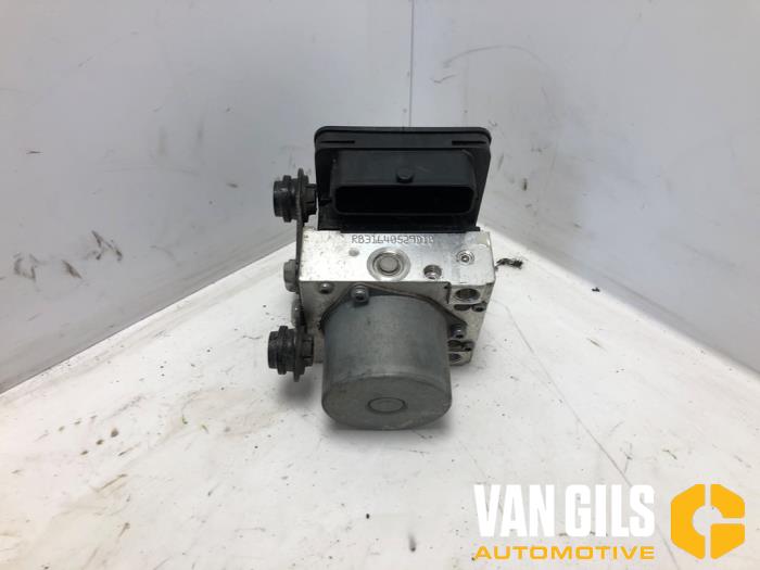 Gebruikte ABS Computer Volkswagen Up! (121) 1.0 MPI 12V Prijs op aanvraag aangeboden door Van Gils Automotive