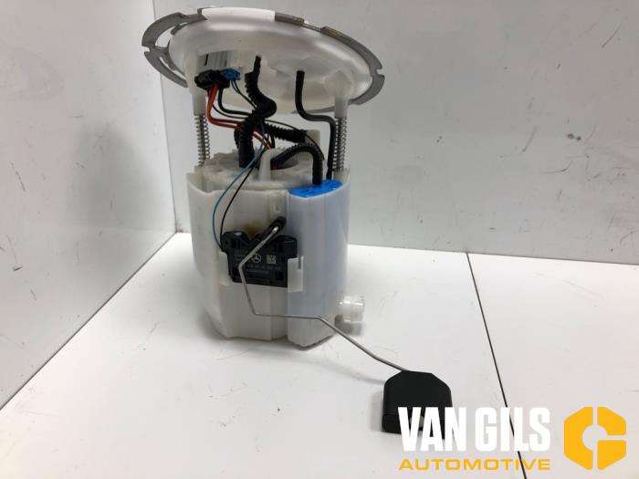 Gebruikte Tank element Pomp Mercedes GLC (X253) 2.0 200 16V EQ Boost Prijs € 50,00 Margeregeling aangeboden door Van Gils Automotive