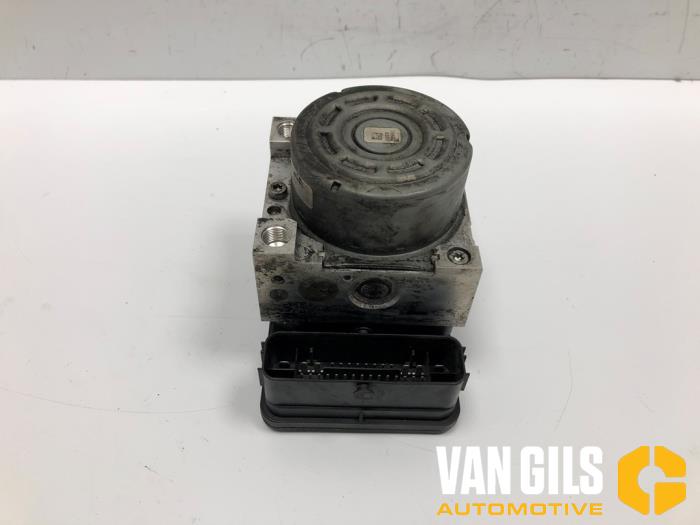 ABS Pomp Volkswagen Passat Variant (3G5), 2014 / 2024 2.0 TDI BiTurbo 16V 4Motion, Combi/o, Diesel, 1.968cc, 176kW (239pk), 4x4, CUAA, 2014-08 / 2020-11 (Gebruikt)