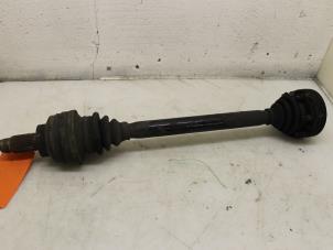 Gebruikte Aandrijfas links-achter BMW 5 serie (E39) 525 tds Prijs € 74,99 Margeregeling aangeboden door Van Gils Automotive