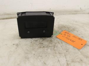 Gebruikte Display Interieur Opel Vectra B (38) 2.0 DTi 16V Prijs € 35,00 Margeregeling aangeboden door Van Gils Automotive