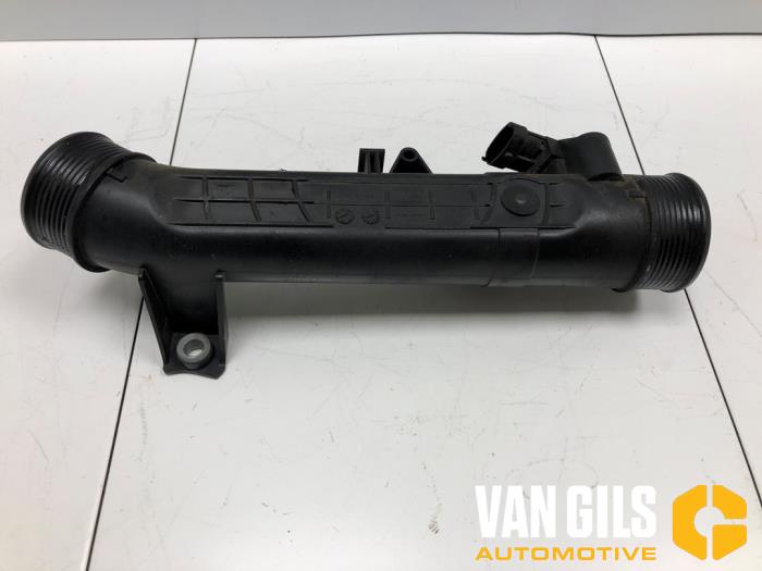 Gebruikte Intercooler Buis Volvo V40 (MV) 1.5 T3 16V Geartronic Prijs op aanvraag aangeboden door Van Gils Automotive