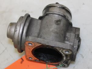 Gebruikte Uitlaat gasklep (EGR) BMW 5 serie (E39) 525 tds Prijs € 60,00 Margeregeling aangeboden door Van Gils Automotive