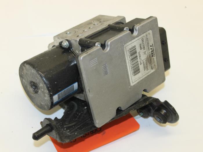 ABS Pomp van een Saab 9-3 II Sport Sedan (YS3F) 1.9 TiD 2005