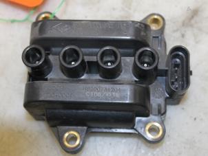 Gebruikte Bobine Renault Twingo II (CN) 1.2 16V Prijs € 30,00 Margeregeling aangeboden door Van Gils Automotive