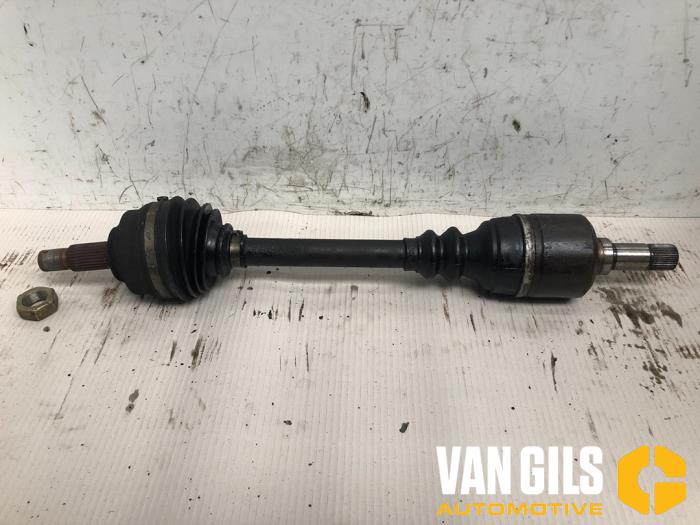 Gebruikte Aandrijfas links-voor Peugeot 807 2.2 HDiF 16V Prijs € 74,99 Margeregeling aangeboden door Van Gils Automotive