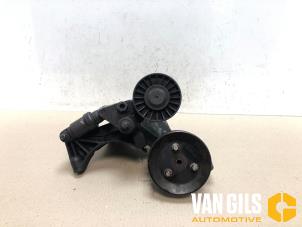 Gebruikte Stuurbekrachtiging Pomp Opel Vectra B Caravan (31) 2.0 DTi 16V Prijs € 60,00 Margeregeling aangeboden door Van Gils Automotive