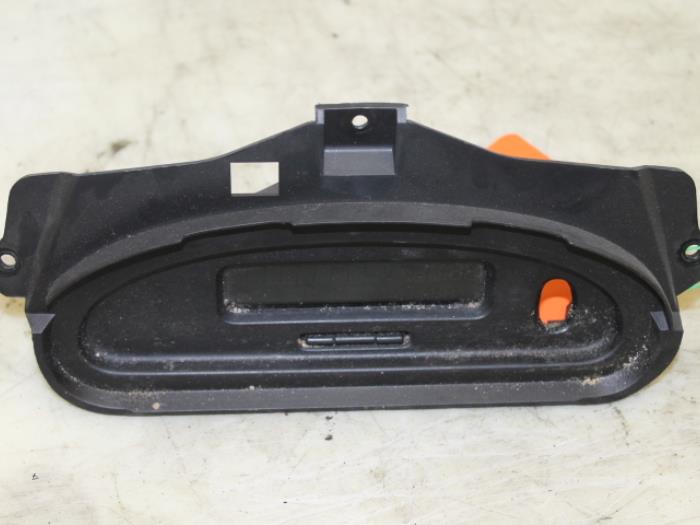Gebruikte Display Interieur Renault Megane (BA) 1.6 16V Prijs € 35,00 Margeregeling aangeboden door Van Gils Automotive