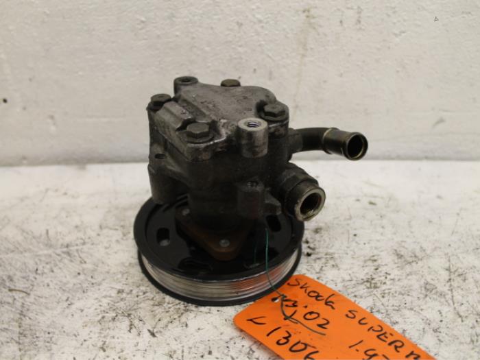 Gebruikte Pomp Servo Skoda Superb (3U4) 1.9 TDI 130 PD Prijs € 60,00 Margeregeling aangeboden door Van Gils Automotive