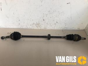 Gebruikte Aandrijfas rechts-voor Opel Astra G (F08/48) 1.6 Prijs € 74,99 Margeregeling aangeboden door Van Gils Automotive