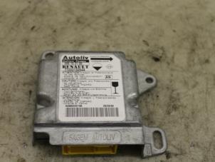 Gebruikte Module Airbag Renault Master II (JD) 2.5 D T28 Prijs € 50,00 Margeregeling aangeboden door Van Gils Automotive