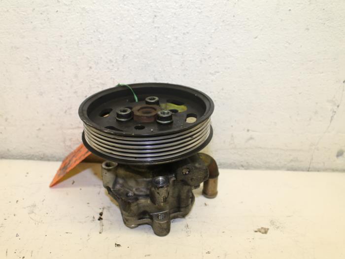 Gebruikte Pomp Servo Volkswagen Golf IV (1J1) 1.9 TDI 100 Prijs € 60,00 Margeregeling aangeboden door Van Gils Automotive