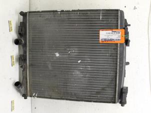 Gebruikte Radiateur Renault Kangoo Express (FC) 1.5 dCi 60 Prijs € 65,00 Margeregeling aangeboden door Van Gils Automotive