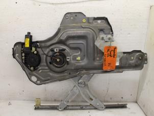 Gebruikte Raammechaniek 4Deurs rechts-voor Hyundai Trajet 2.0 CRDi 16V Prijs € 50,00 Margeregeling aangeboden door Van Gils Automotive