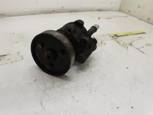 Gebruikte Stuurpomp Renault Laguna I Grandtour (K56) 1.9 dTi Prijs € 60,00 Margeregeling aangeboden door Van Gils Automotive